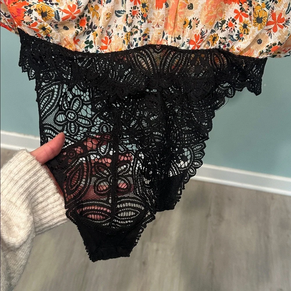 Free People Floral Ruffle bodysuit - Red and Orange